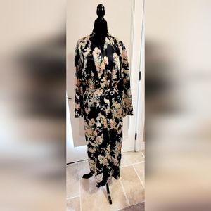 Victoria Secrets Vintage Maxi Navy Floral Robe. P/S